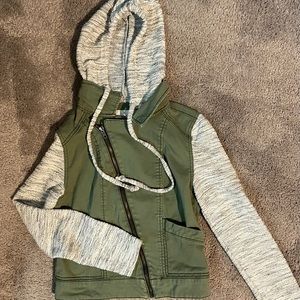 Jacket with asymmetrical zipper